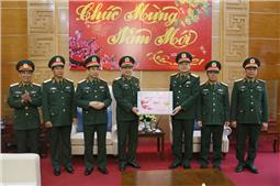 Thượng tướng Phan Văn Giang chúc Tết tại Bộ tư lệnh Quân khu và tỉnh Thái Nguyên